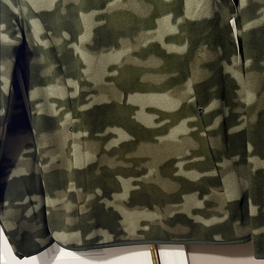 Amazon Essentials Women’s Camo Green Quarter-Zip Fleece Pullover – Size M NWT - Picture 4 of 8